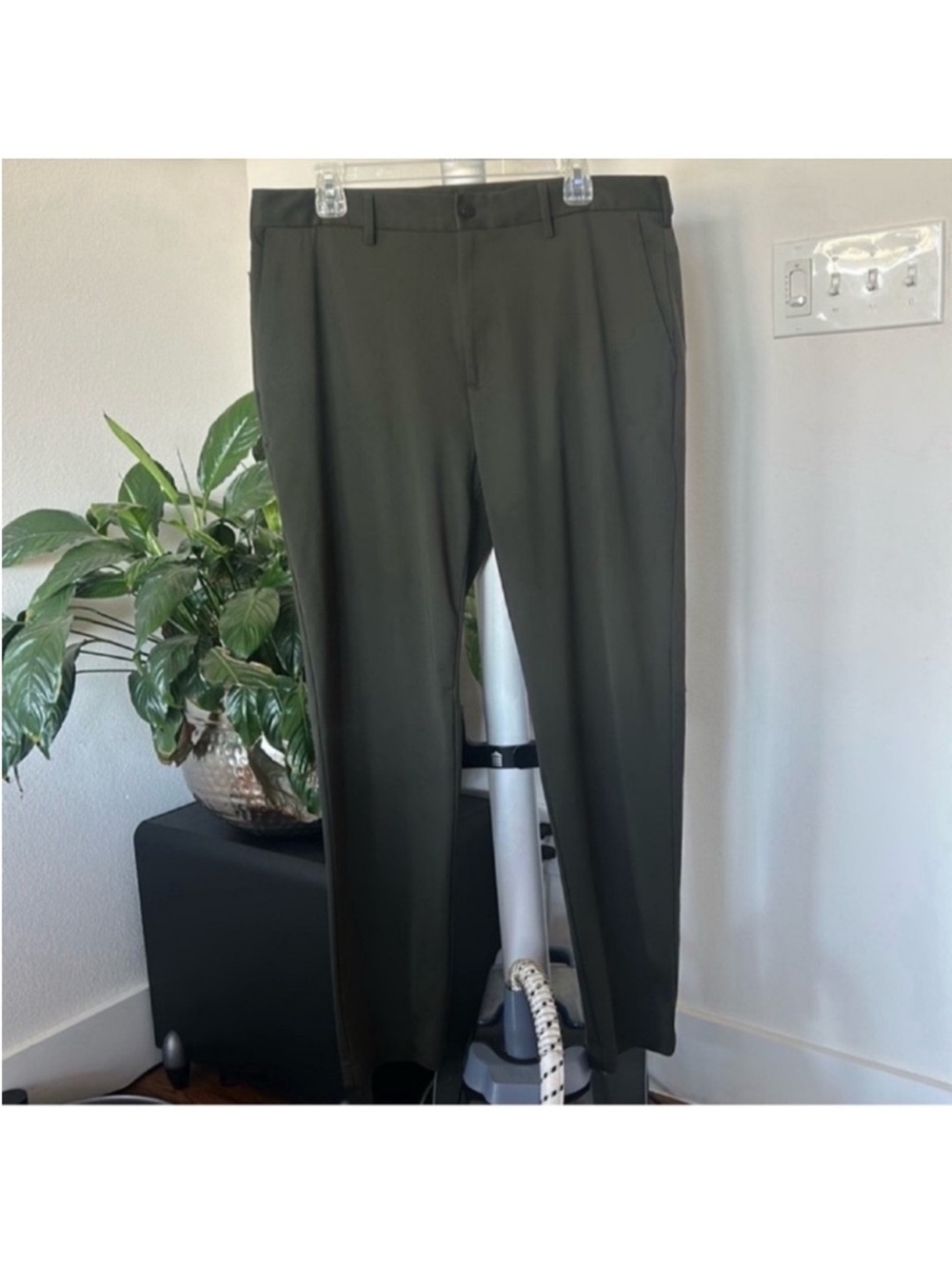 Banana Republic Men’s Slim Fit Luxe Jersey Pants Sz 36 X 34 Green